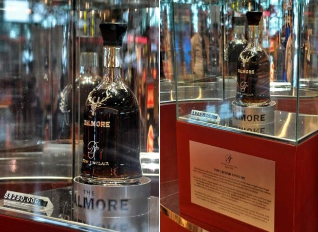 Em 2011, um empresário chinês pagou US$ 200 mil (R$ 399 mil) por uma garrafa de uísque escocês Dalmore 62. Apenas 12 unidades haviam sido produzidas. O preço pago pela garrafa equivale a cerca de US$ 12 mil por dose. Ela estava em exposição em uma loja no Aeroporto de Changi, em Cingapura (Foto: AFP)