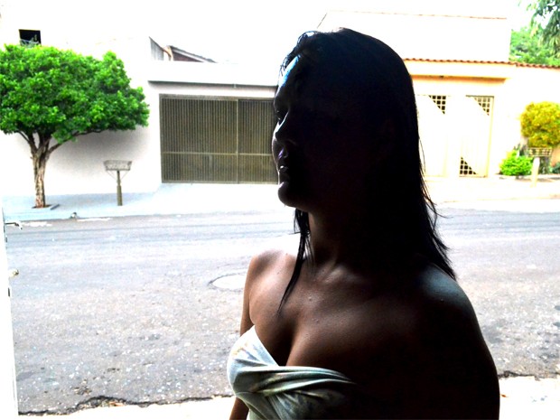 Sacoleira diz que 'falta tudo' na Cadeia de Pirajuí, onde o irmão cumpre pena por tráfico (Foto: Eduardo Guidini/G1)