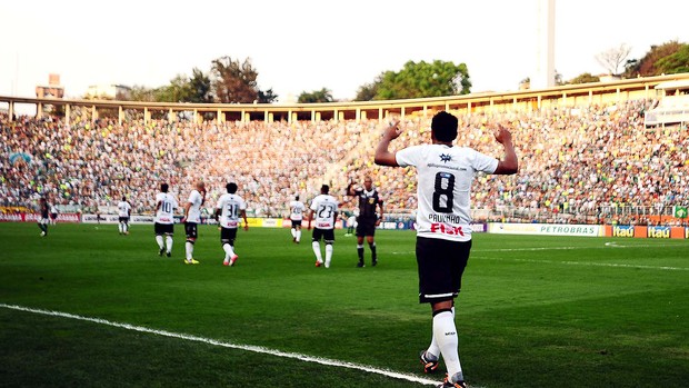 Paulinho, Comemoração, Palmeiras x Corinthians (Foto: Marcos Ribolli / Globoesporte.com)