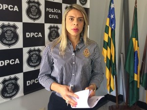 Delegada Renata Vieira afirma que menina morreu por asfixia (Foto: Paula Resende/ G1)