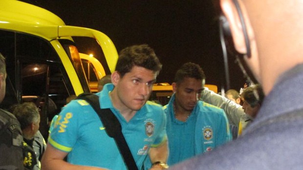 Rafael embarque Seleção (Foto: Marcelo Baltar / Globoesporte.com)