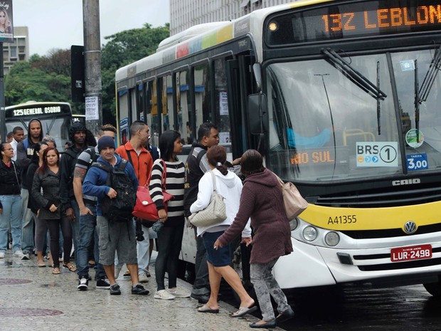 Rio greve ônibus circulam (Foto: Jose Lucena/Futura Press/Estadão Conteúdo)