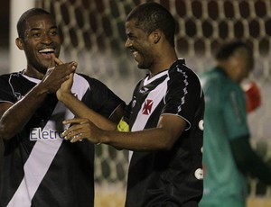 Renato Silva e Edmilson jogo Tupi x Vasco (Foto: Marcelo Sadio/Vasco.com.br)