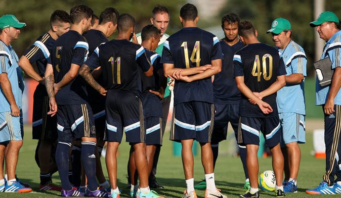 Com maratona pela frente, Kleina quer dar chances a alguns reservas