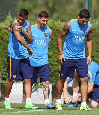 Neymar, Luis Suárez, Messi treino do Barcelona (Foto: EFE)