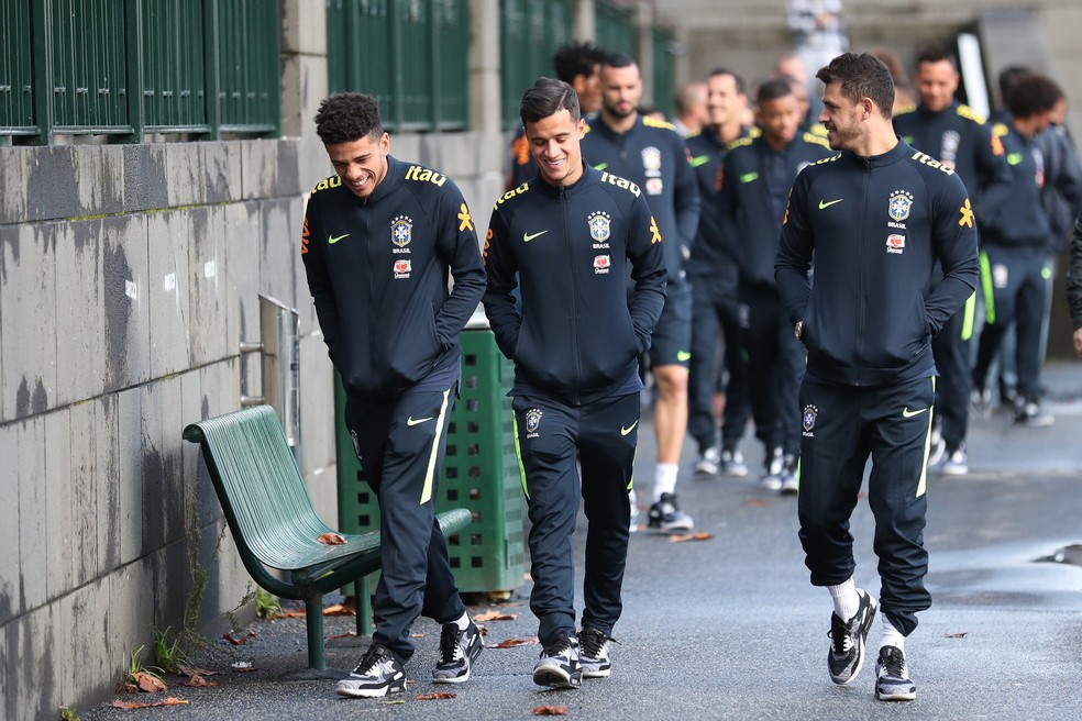 Jogadores caminham por Melbourne para fugirem do sono (Foto: Lucas Figueiredo/CBF)