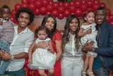 BLOG: Willian celebra aniversário das filhas gêmeas em hotel de Londres