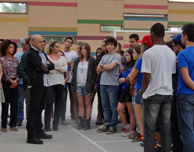 Diretor perguntou para alguns alunos, mas não descobriu o verdadeiro culpado (Foto: Malhação / TV Globo)