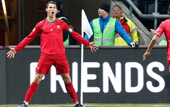 Cristiano Ronaldo comemora, Suecia x Portugal (Foto: AP)