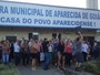 Professores de Aparecida de Goi&acirc;nia suspendem greve e deixam C&acirc;mara