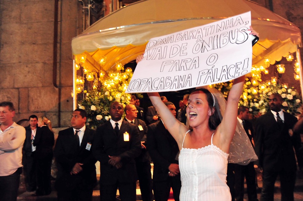 Em 2013, manifestantes realizaram protesto no casamento de Beatriz Barata, filha de Jacob Barata Filho, preso neste domingo (Foto: Luiz Roberto Lima/Estadão Conteúdo/Arquivo)