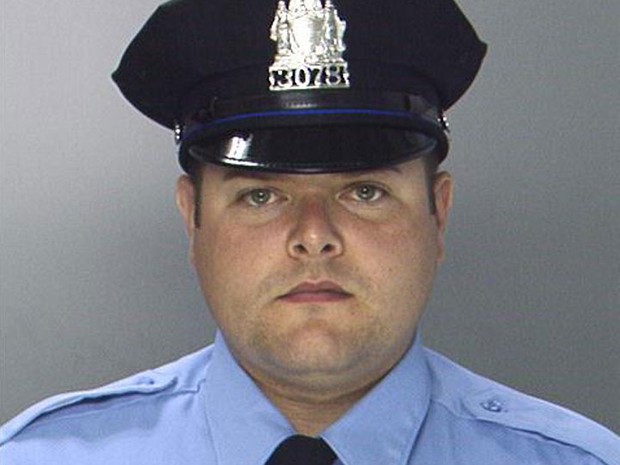 Foto não datada do policial Jesse Hartnett, baleado em emboscada na Filadélfia (Foto: Philadelphia Police Department via AP) Foto não datada do policial Jesse Hartnett, baleado em emboscada na Filadélfia (Foto: Philadelphia Police Department via AP)