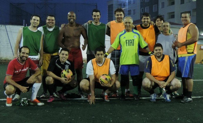Goleiro de 75 anos Francisco de Assis Silva (Foto: Thiago Fadini/ GloboEsporte.com)