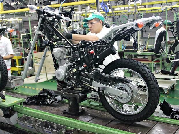 Moto Honda Amazônia prevê uma queda de 20% em sua produção de motocicletas para 2016 (Foto: Gabriel Machado/G1 AM)