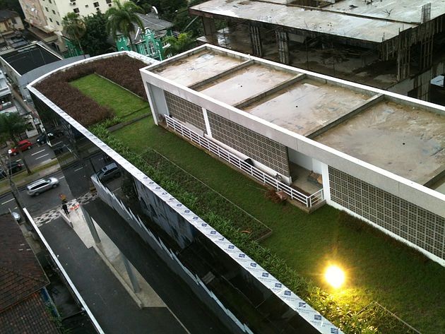 Telhado verde no edifício Ana Costa, em Santos (Foto: Divulgação/Instituto Cidade Jardim)