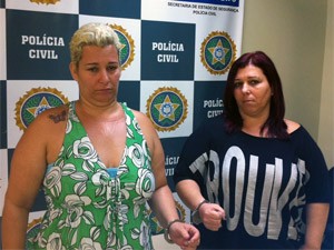 As irmãs Luciane e Viviane Reis foram presas acusadas de pertencer à quadrilha de Pai Bruno (Foto: Tássia Thum/G1)