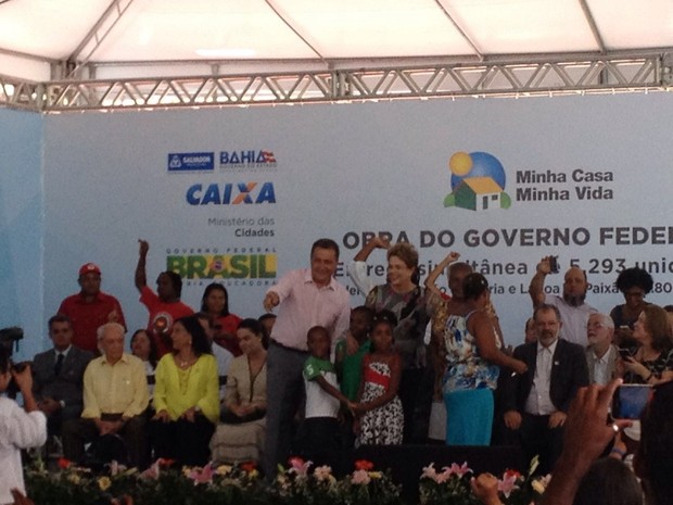 Presidente entrega residências do Minha Casa Minha Vida na Bahia nesta terça-feira (26) (Foto: Maiana Belo/G1)