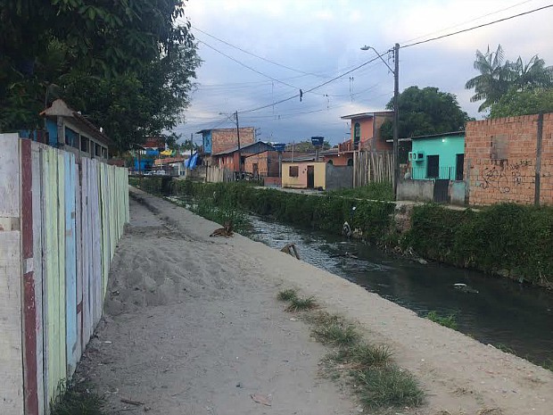 G Homem Morto A Tiros E Corpo Deixado Em Rip Rap Em Manaus