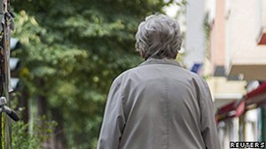 Alzheimer é uma doença cada vez mais comum em idosos (Foto: Reuters/BBC)