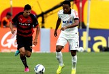 Elias faz cálculos para atingir ritmo e admite dificuldades: "Estou sofrendo" Elias faz cálculos para atingir ritmo e admite dificuldades: "Estou sofrendo"