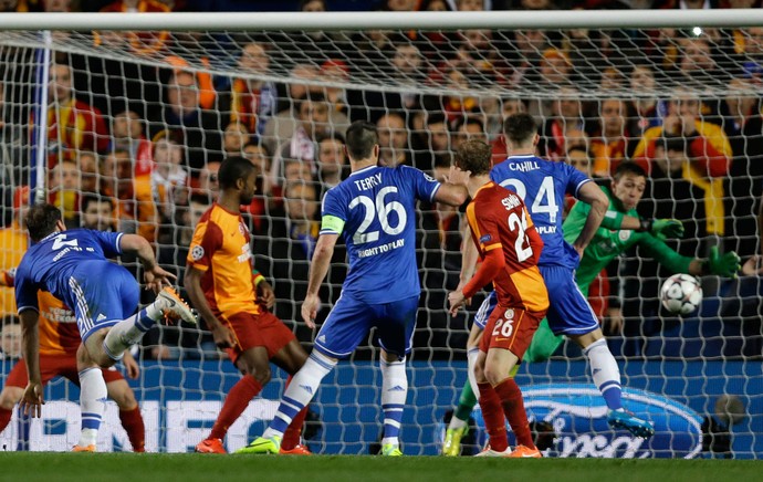 Cahill Chelsea x Galatasaray (Foto: AP)