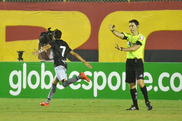 Vitória x Botafogo gol Pimpão (Foto: Futura Press)