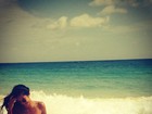 Yanna Lavigne posta foto de biquíni em praia paradisíaca e mostra corpão
