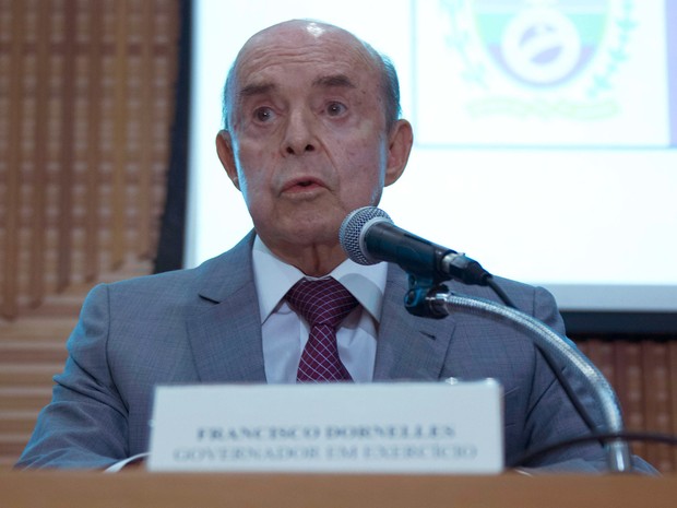 http://s2.glbimg.com/M4Cp-GR1aQFWiPw67dHZgPHptEs=/620x465/s.glbimg.com/jo/g1/f/original/2016/04/13/crise-rio-salarios_paulo_campos_estadao_conteudo.jpg