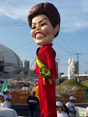 Protesto Arena das Dunas Dilma (Foto: Moacir Nascimento / Ag. Estado)
