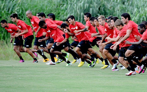 jogadores no treino do Flamengo (Foto: Alexandre Vidal / Fla Imagem)