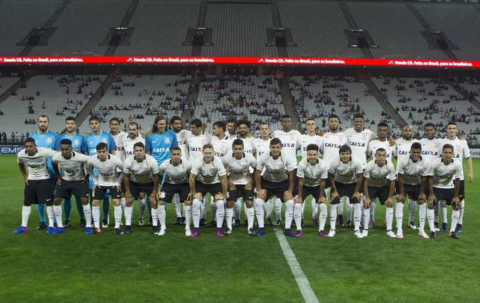 Atuações do Corinthians: estreias são discretas; reservas do meio decidem