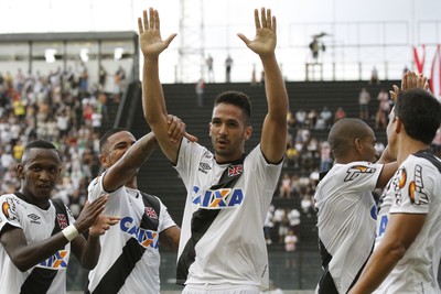 Luan comemora gol sobre o Bangu (Foto: Marcelo Sadio/vasco.com.br)