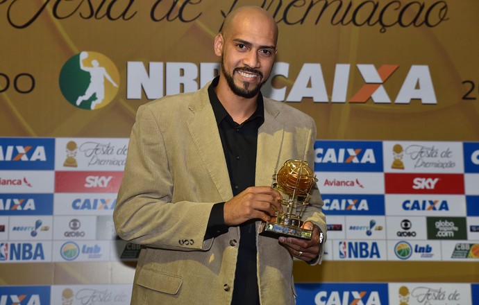 Marquinhos MVP premiação NBB 8 basquete (Foto: João Pires/LNB)