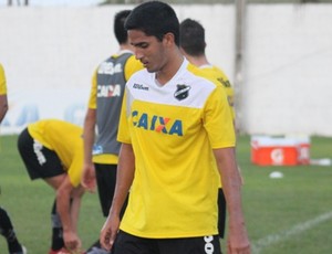 Igor Julião - lateral do ABC (Foto: Divulgação/ABC)