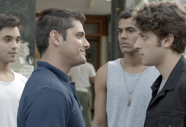 Guto tira sarro de Rafel por conta de vídeo (Foto: TV Globo)