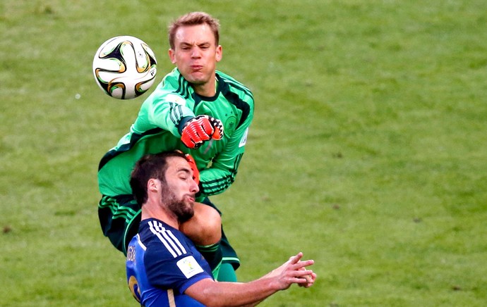 Manuel Neuer defesa final Alemanha x Argentina (Foto: Reuters)