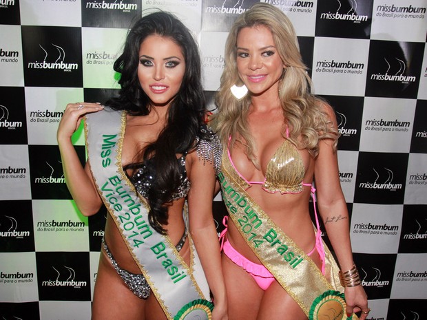 Claudia Alende e Ana Flávia Magalhães, respectivamente segunda e terceira colocadas, no Miss Bumbum 2014 (Foto: Celso Tavares/ EGO)