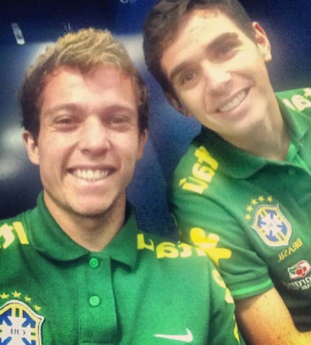 Bernard e Oscar na Seleção (Foto: Reprodução/Instagram)
