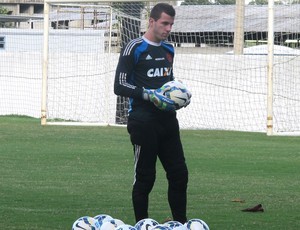 Paulo Victor treino Flamengo (Foto: Thales Soares) Paulo Victor treino Flamengo (Foto: Thales Soares)