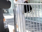 Após passeio em comunidade, Kim Kardashian volta para hotel