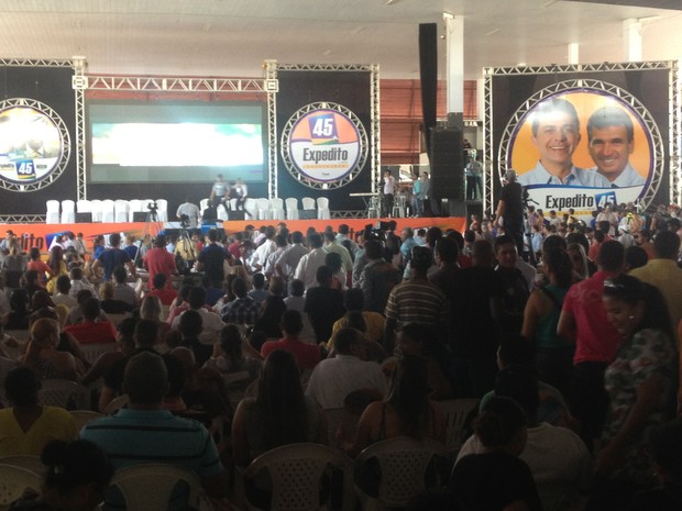 Convenção do PSDB reuniu cerca de 5 mil pessoas na casa de eventos Talismã 21, em Porto Velho (Foto: Suzi Rocha/G1) Convenção do PSDB reuniu cerca de 5 mil pessoas na casa de eventos Talismã 21, em Porto Velho (Foto: Suzi Rocha/G1)