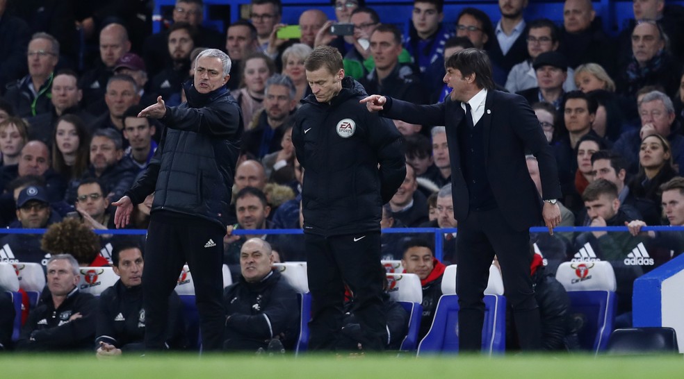 Volta de Mourinho ao Stanford Bridge não foi tranquila (Foto: Eddie Keogh / Reuters)