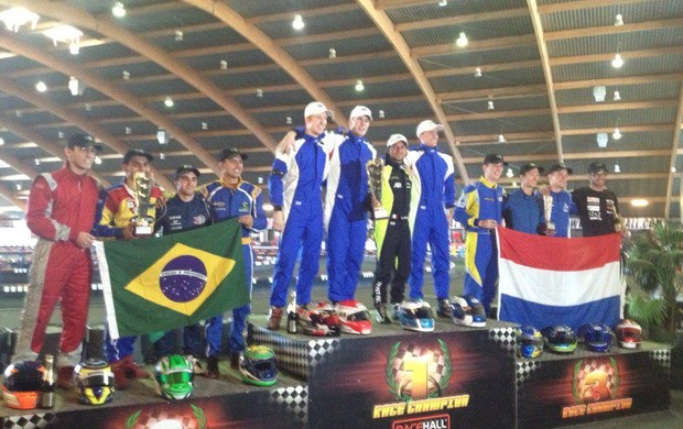 Brasileiros são vice-campeões da Copa das Nações no Mundial de Kart Indoor, na Dinamarca (Foto: Divulgação)