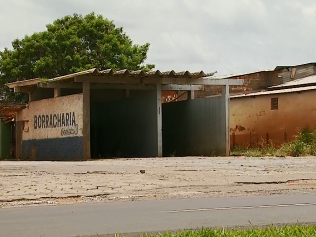 Policia prende suspeitos de operar &#39;disque clonagem&#39; de veículos em Passos (MG). (Foto: Reprodução EPTV/Cacá Trovó)