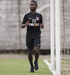 Edu diz que Corinthians está perto de vender Mendoza: 