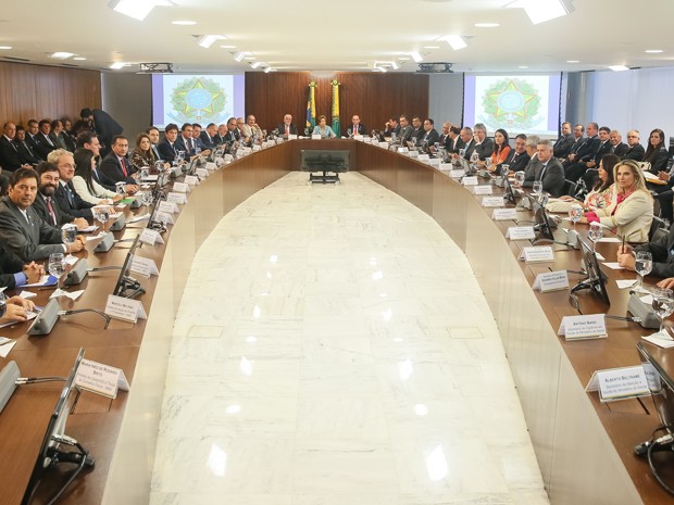 Dilma Rousseff durante reunião com governadores no Palácio do Planalto (Foto: Roberto Stuckert Filho/Presidência)