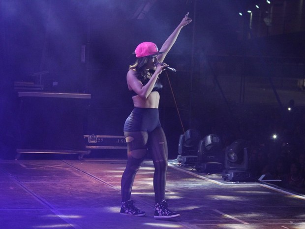 Anitta em show em Volta Redonda, no Rio (Foto: Rodrigo dos Anjos/ Ag. News)
