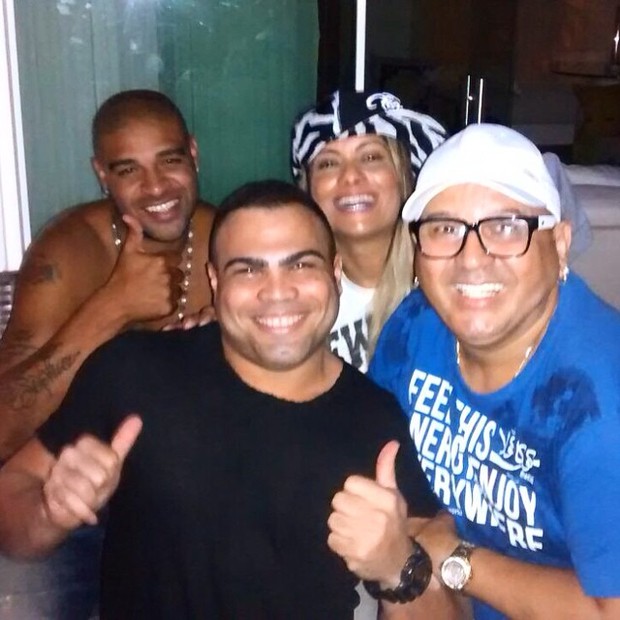 Adriano, Dani Sperle, Nelinho e um amigo (Foto: Reprodução/Instagram)
