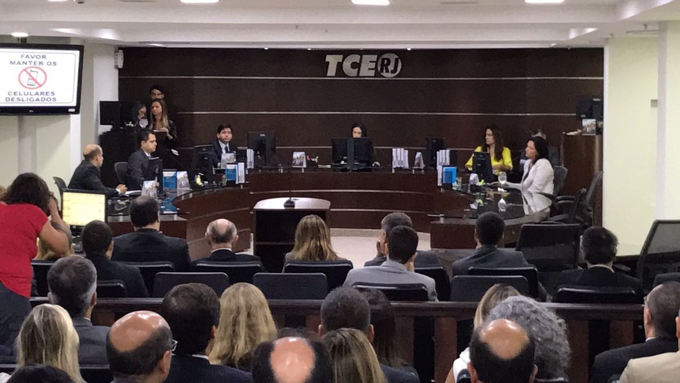 TCE-RJ tem primeira sessão plenária após prisão de cinco conselheiros (Foto: Henrique Coelho / G1)