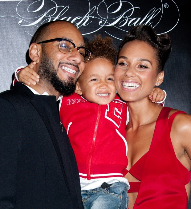 Alicia Keys e a familia (Foto: AKM-GSI BRASIL / Splash News)